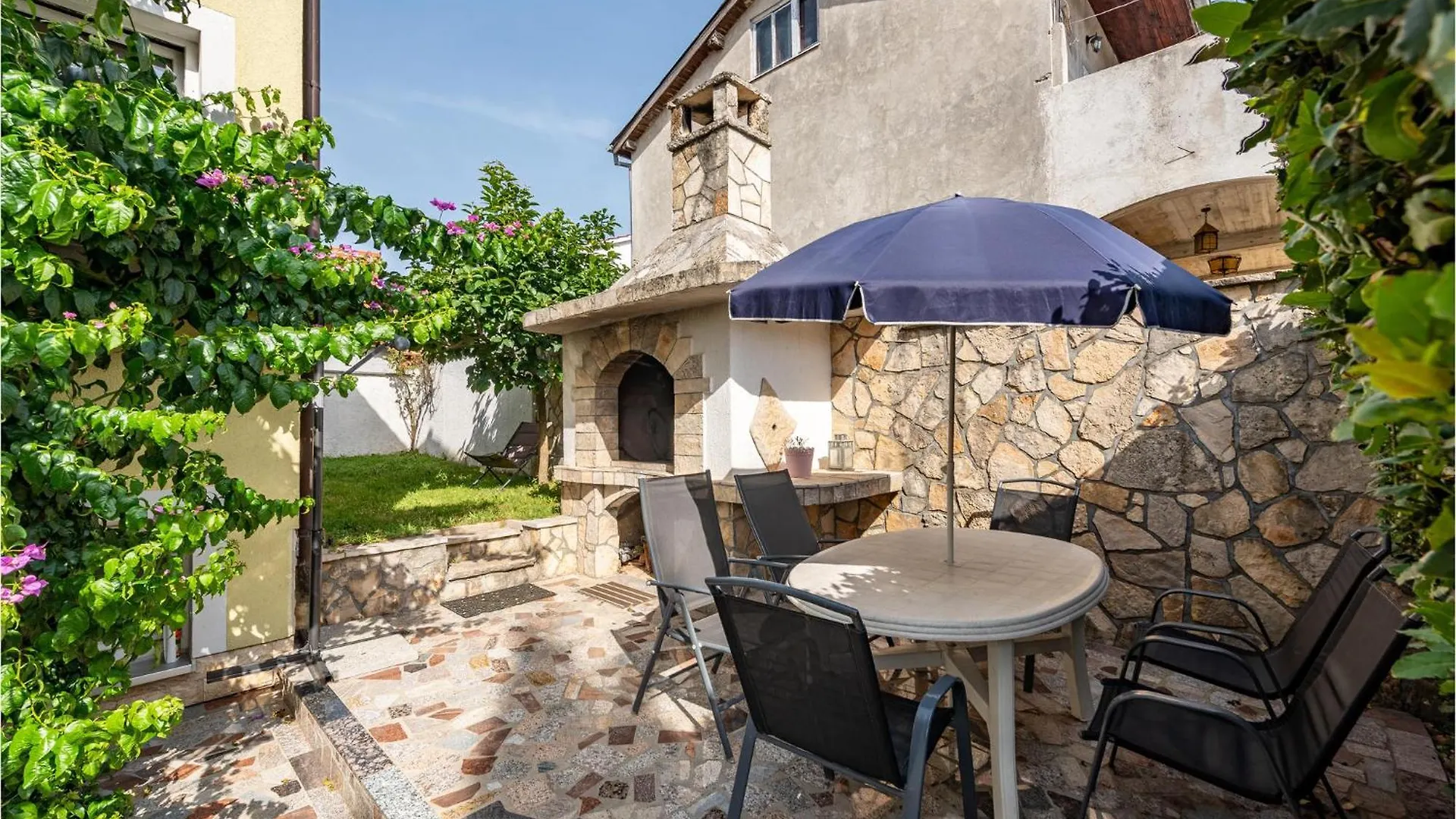 2 Bedroom Gorgeous Apartment In Zadar Croacia